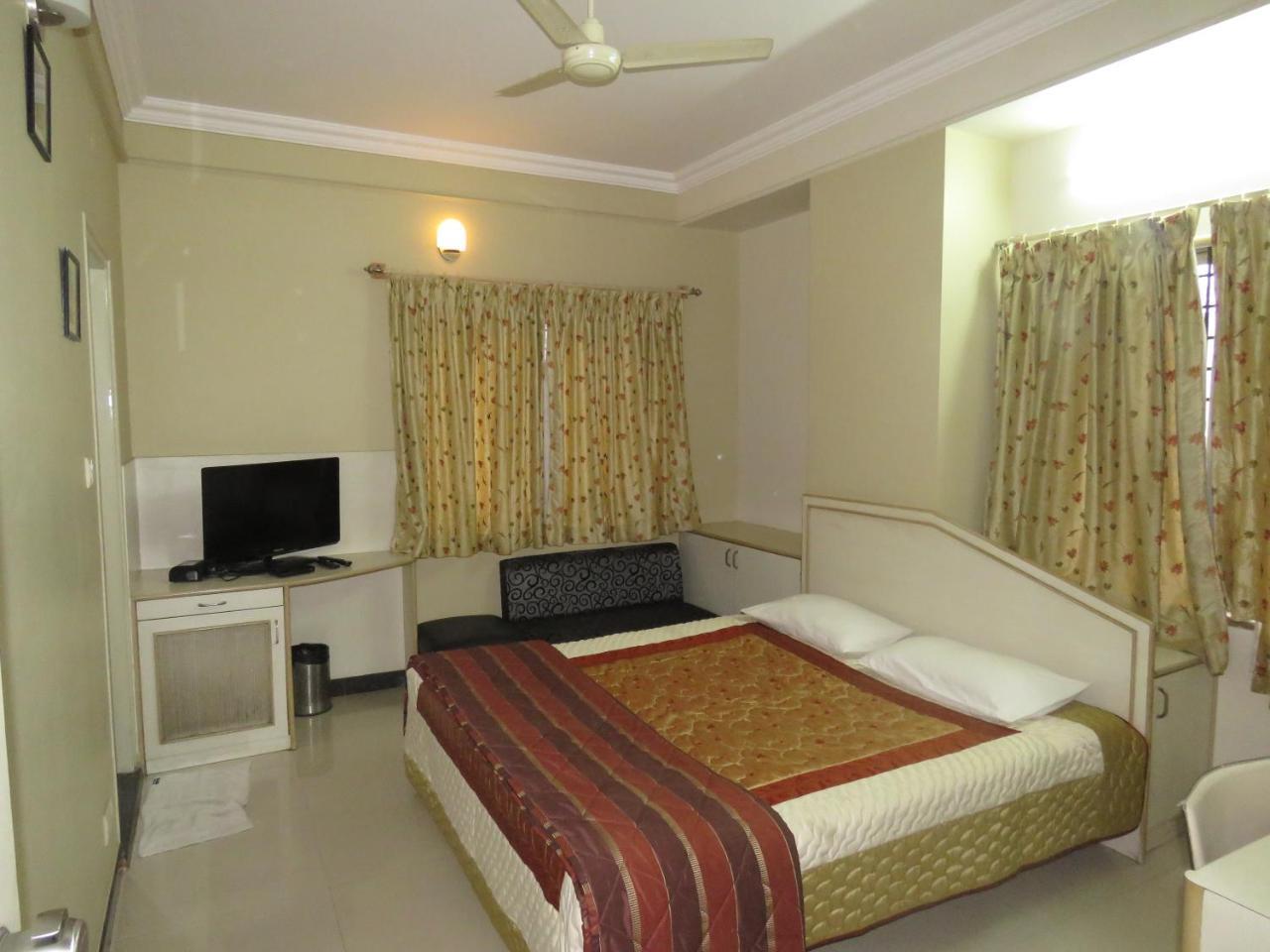 The Corporate Comforts Bangalore Esterno foto